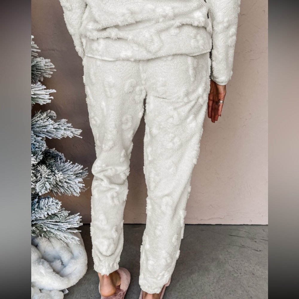 ⭐️Light Grey Leopard Fleece Lounge Set - Picture 4 of 5